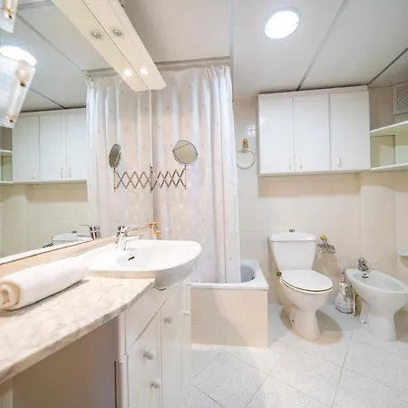 Homeholidaysrentals Palmier Apartment