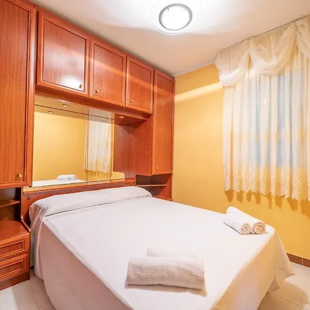 Homeholidaysrentals Palmier Apartment Pineda de Mar