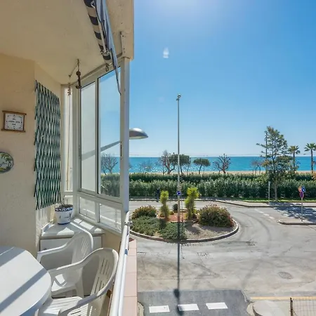 Homeholidaysrentals Palmier Apartment Pineda de Mar